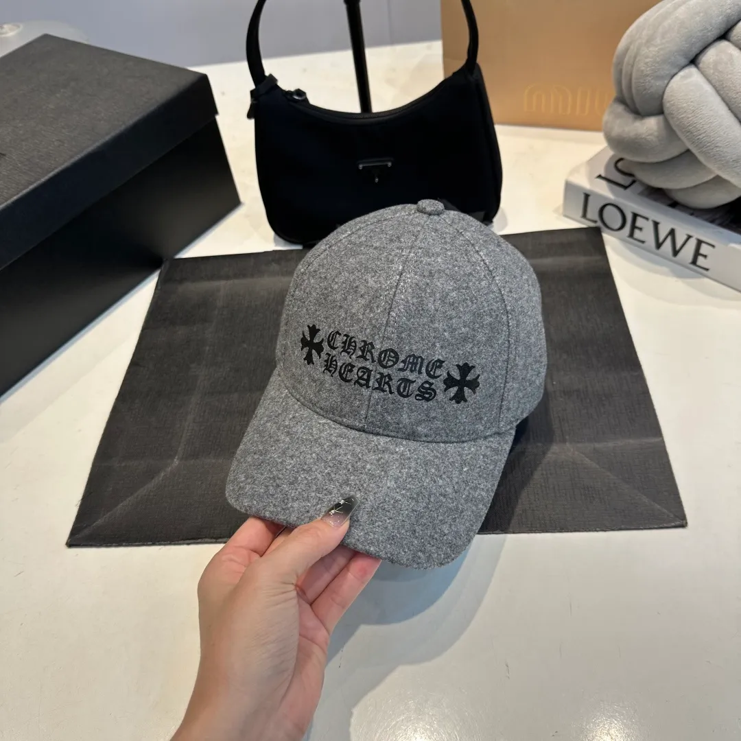 P60 Chrome Hearts 💓Autumn and winter Korean style fashionable retro design versatile baseball cap and peaked cap